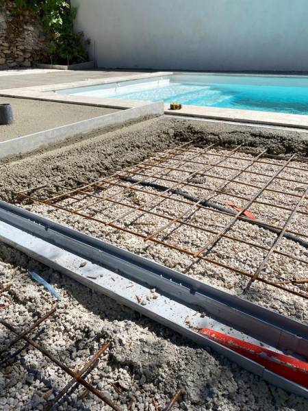 Dallage d'une piscine à La Ciotat 